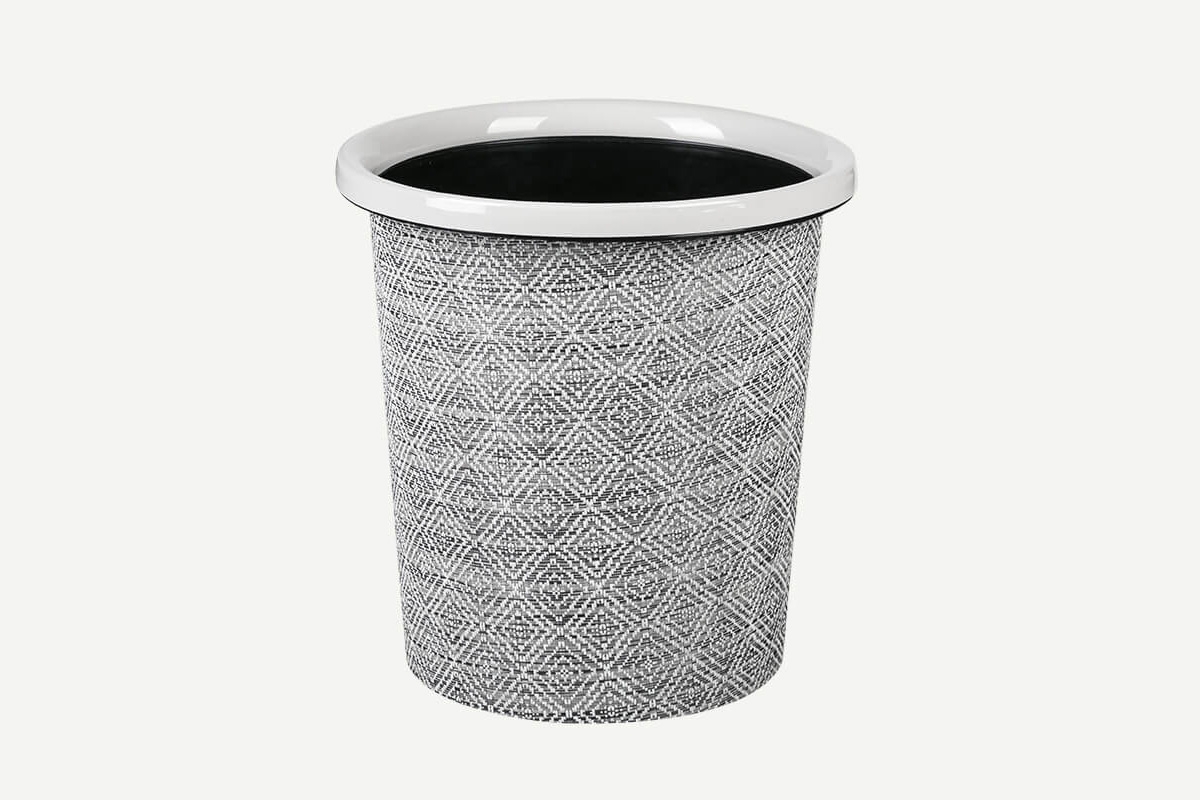 Modern and simple trash can