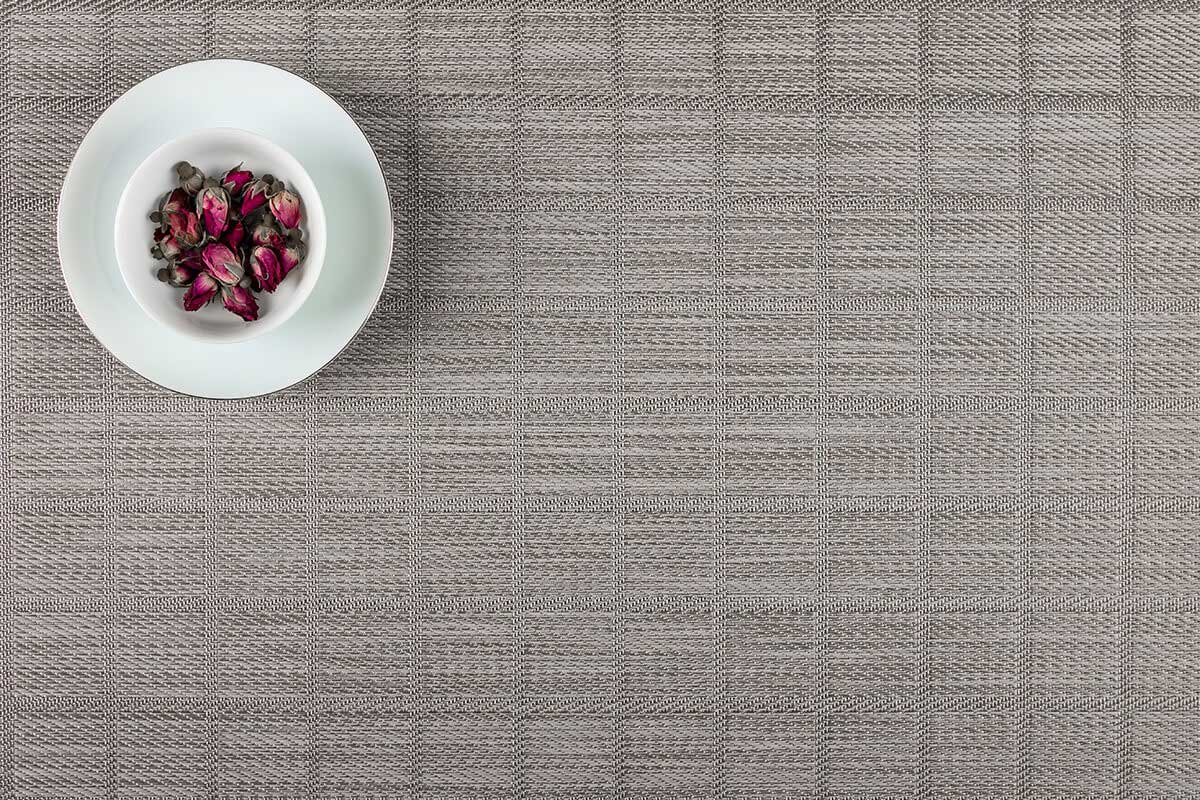 Small pane pattern dining room mat